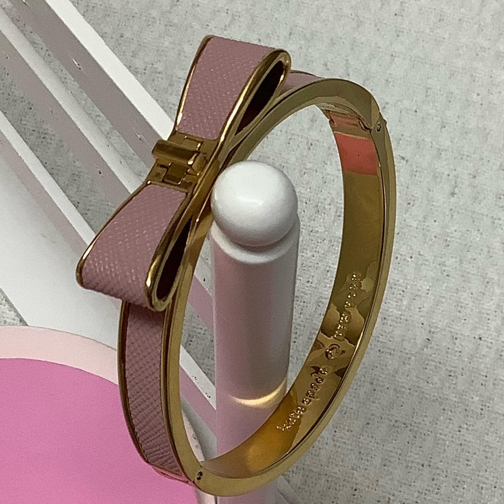 🌸Kate Spade Pink Leather Bow Bracelet